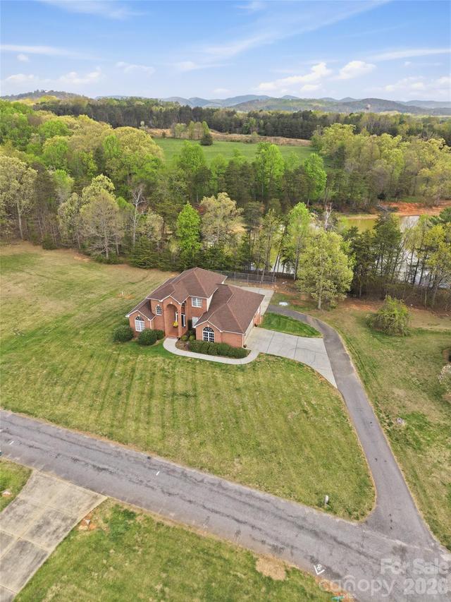 48 Oakdale Dr., Taylorsville, NC 28681