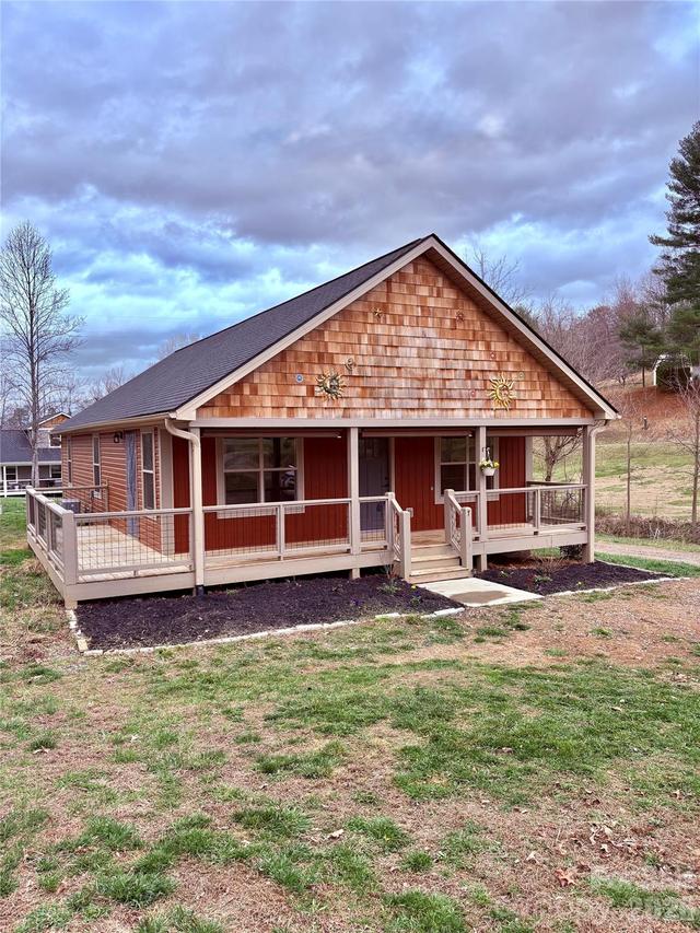 7 Ruff Rd., Leicester, NC 28748