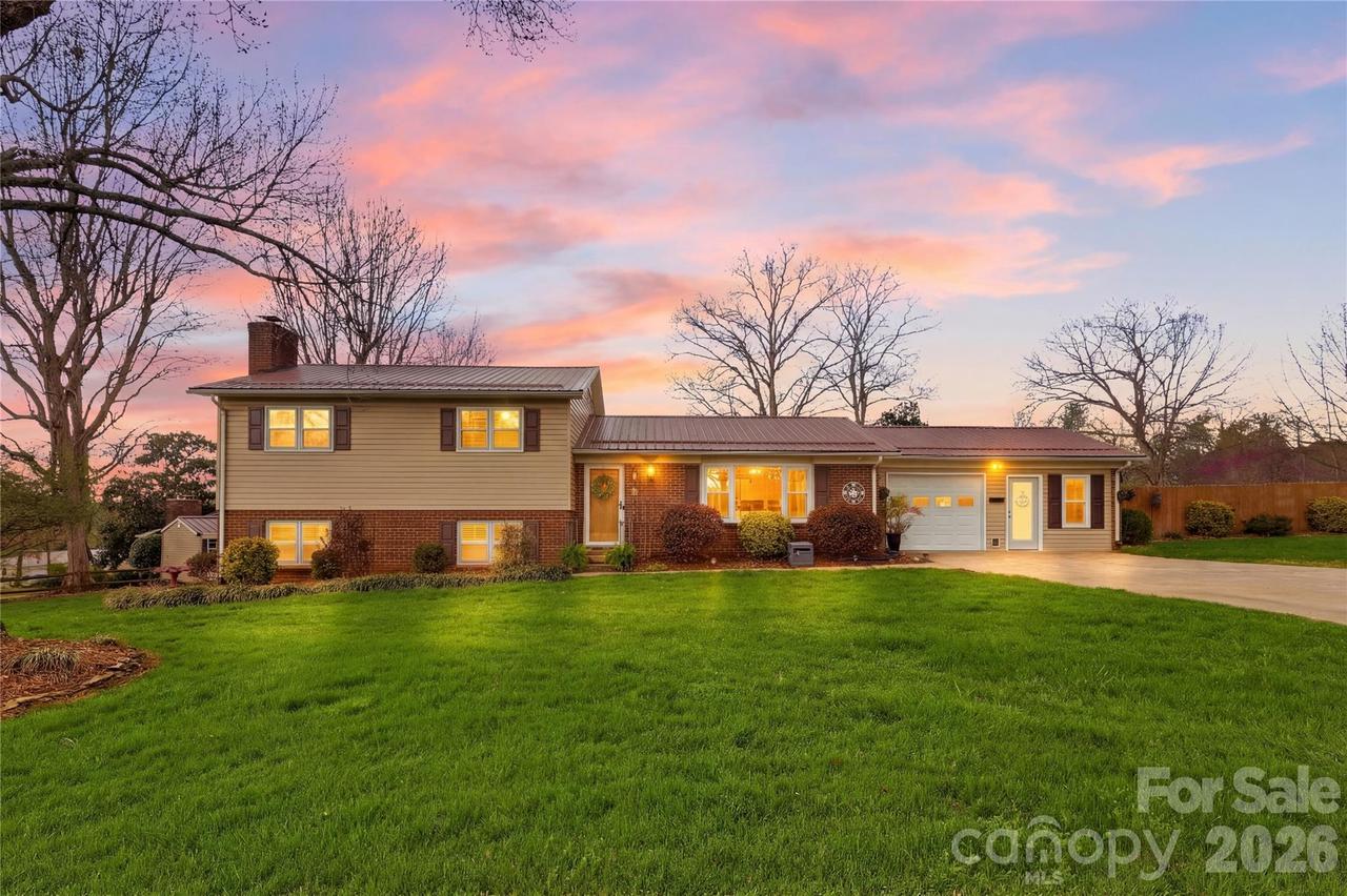 235 Havenhurst Rd., Hickory, NC 28601