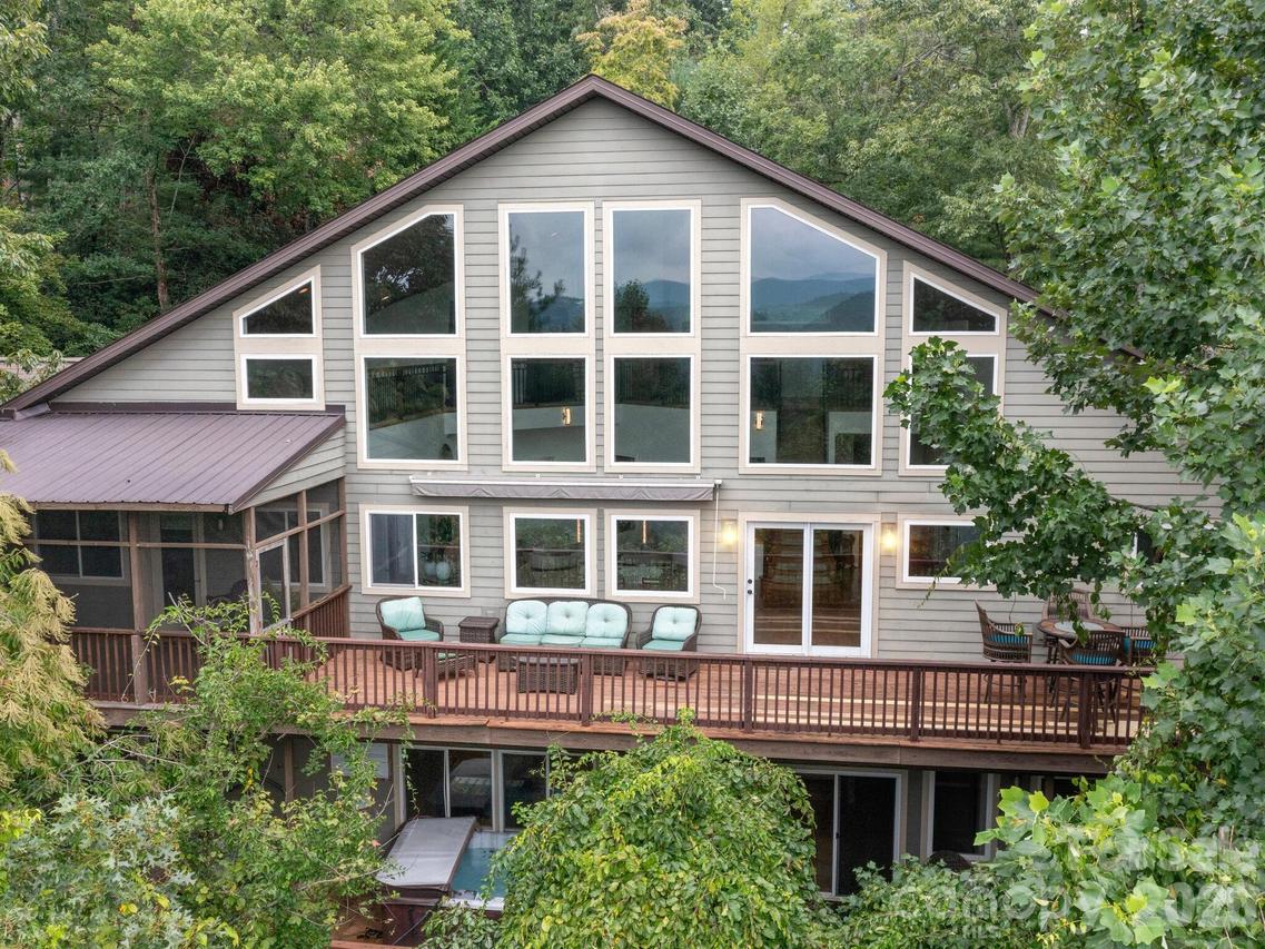 60 Whispering Stream Tr., Hendersonville, NC 28739