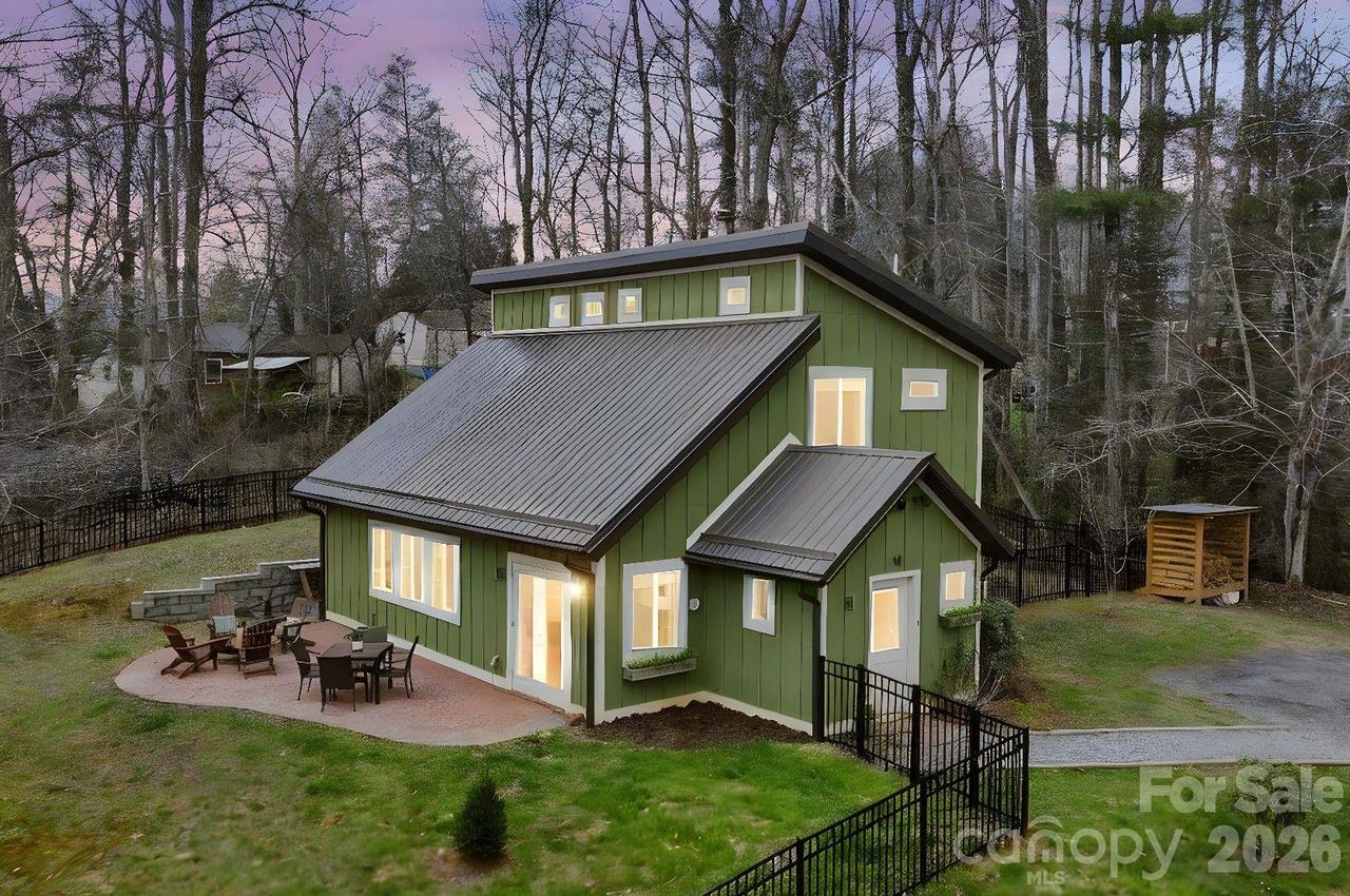 14 Sunny Hollow Ln., Fairview, NC 28730