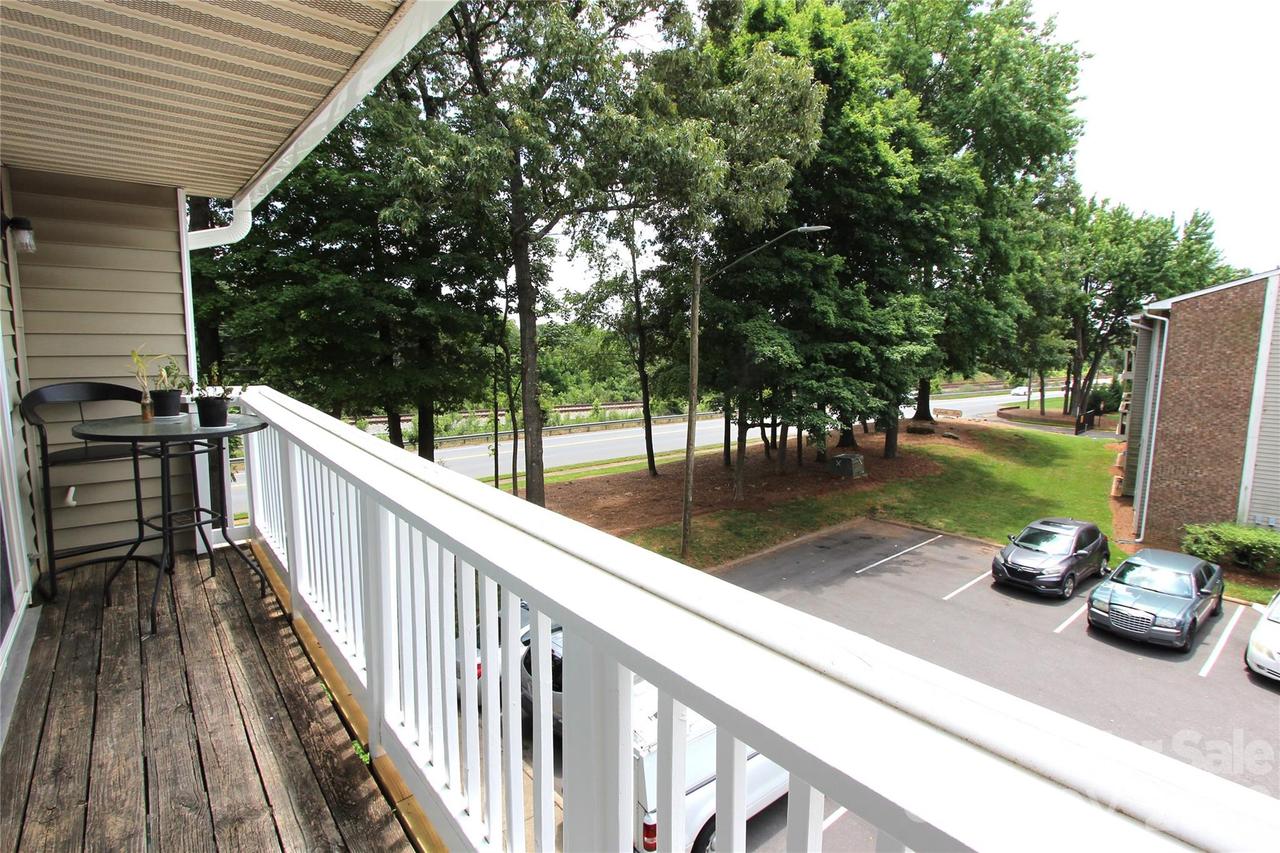 1645 Arlyn Cir. #M, Charlotte, NC 28213