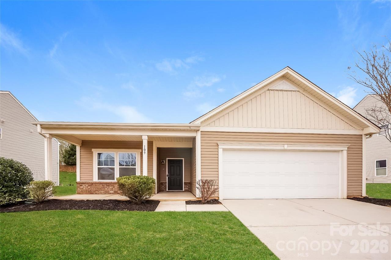 109 Aiden Farm Ct., Mount Holly, NC 28120