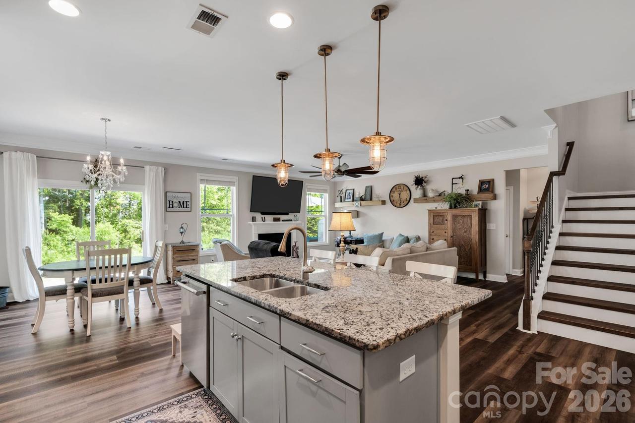 2009 Burton Point Ct., Waxhaw, NC 28173