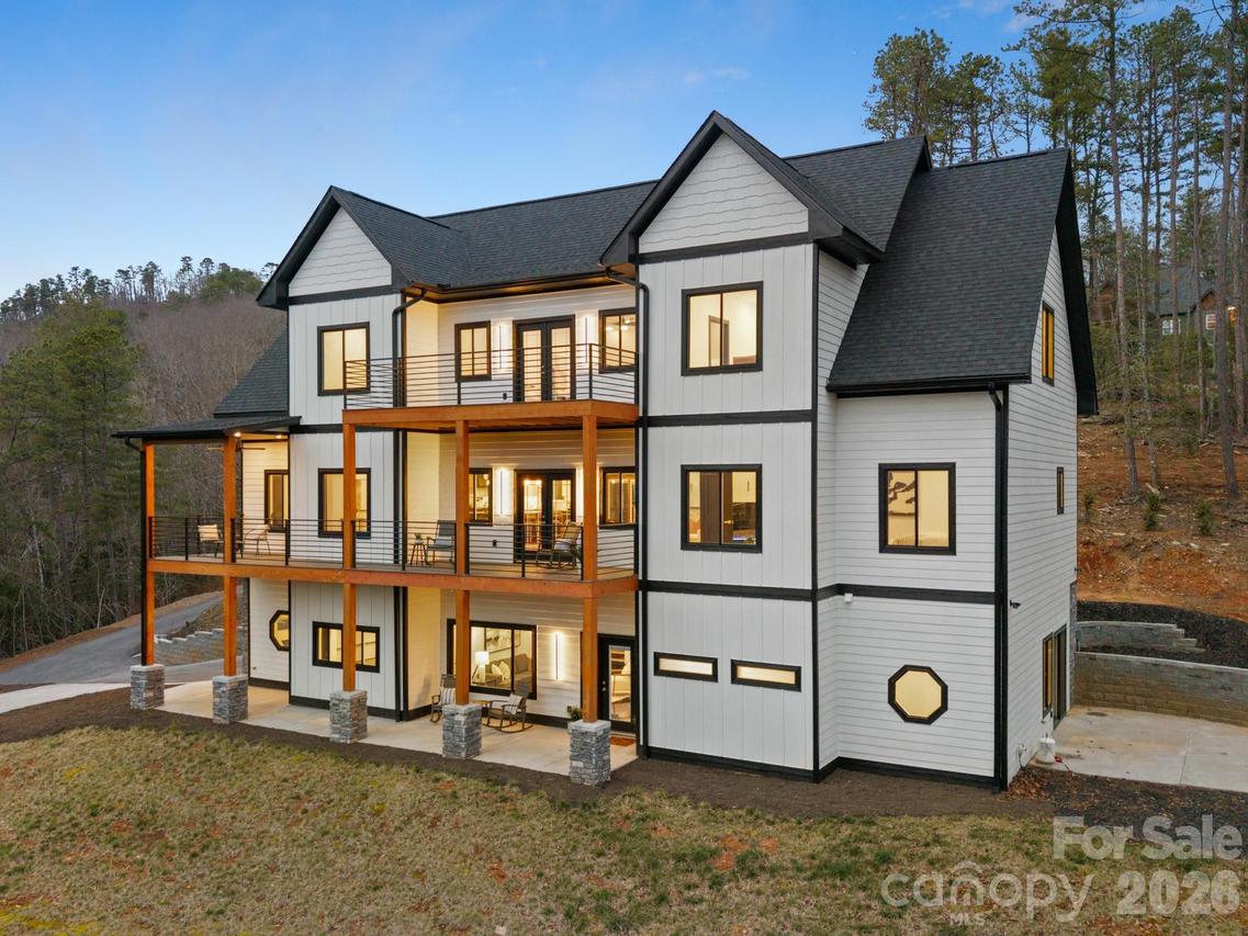 74 Jeranna Rd., Mills River, NC 28759
