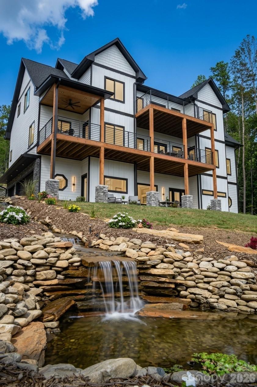 74 Jeranna Rd., Mills River, NC 28759