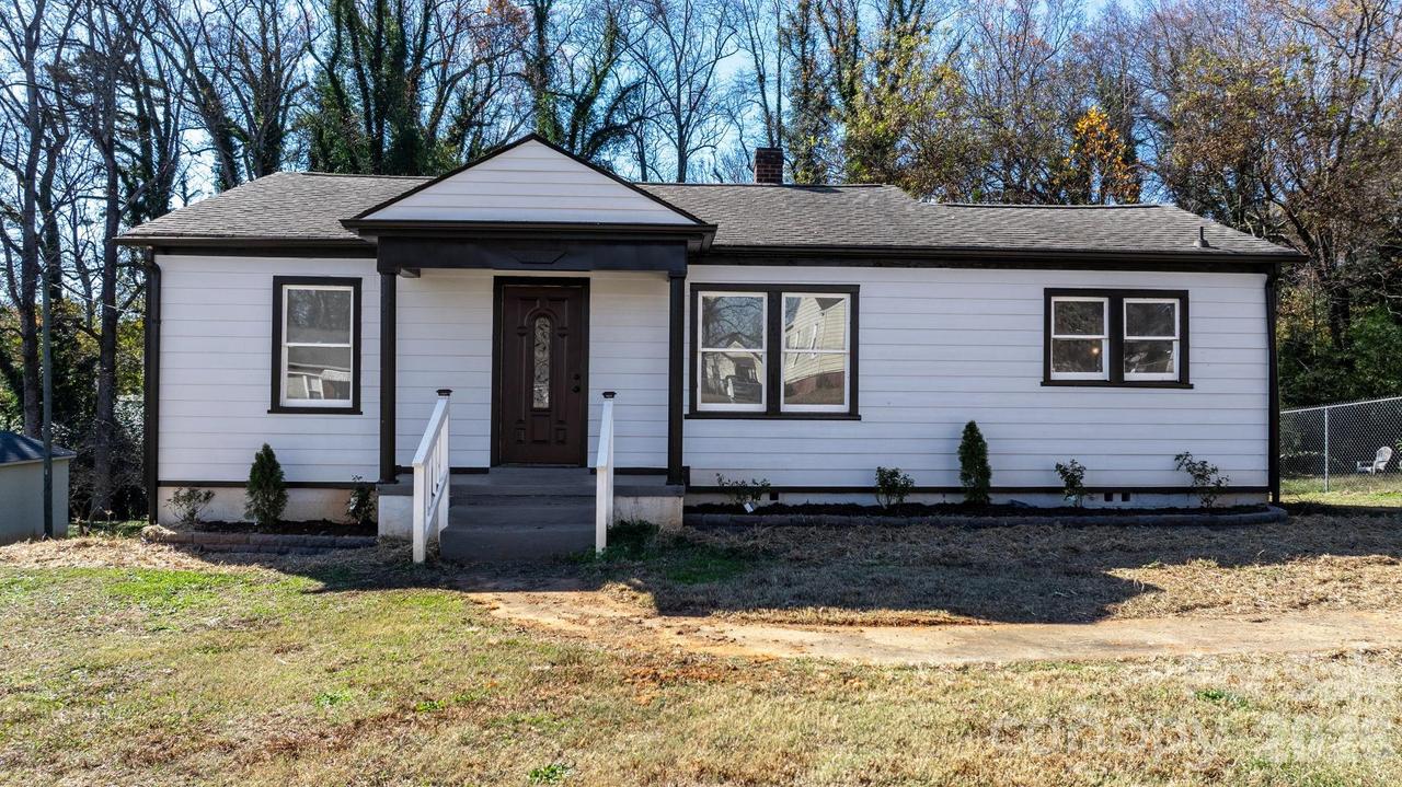 204 22nd Ave., Hickory, NC 28601