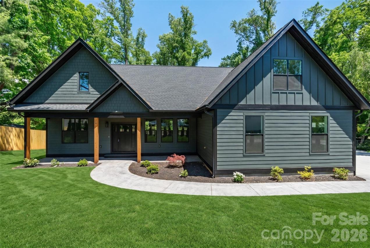 19 E Starnes Cove Rd., Asheville, NC 28806