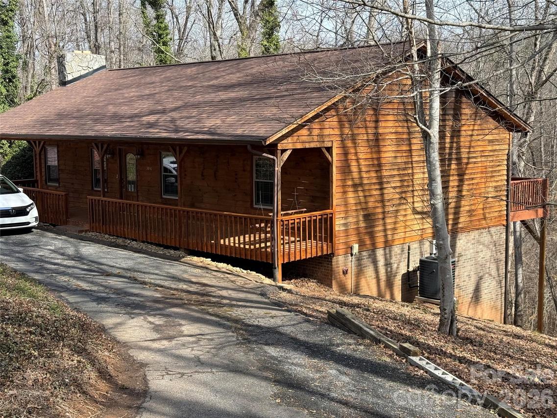 3840 Cherry Grove Dr., Hickory, NC 28602