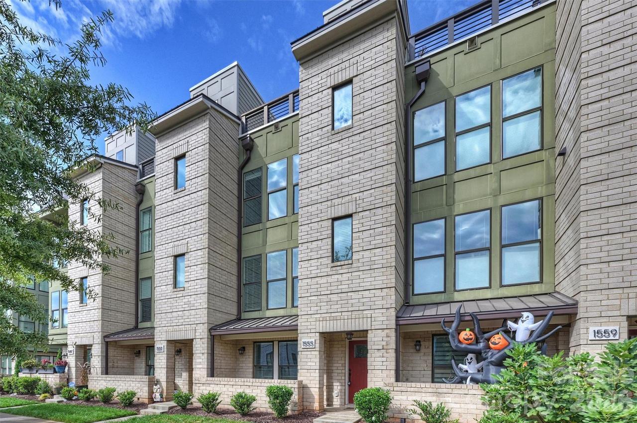 1555 Duckworth Ave., Charlotte, NC 28208