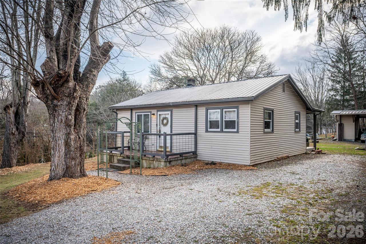 8 Linda Vista Dr., Asheville, NC 28806