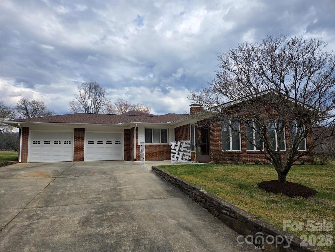 100 Chapel Rd., Black Mountain, NC 28711