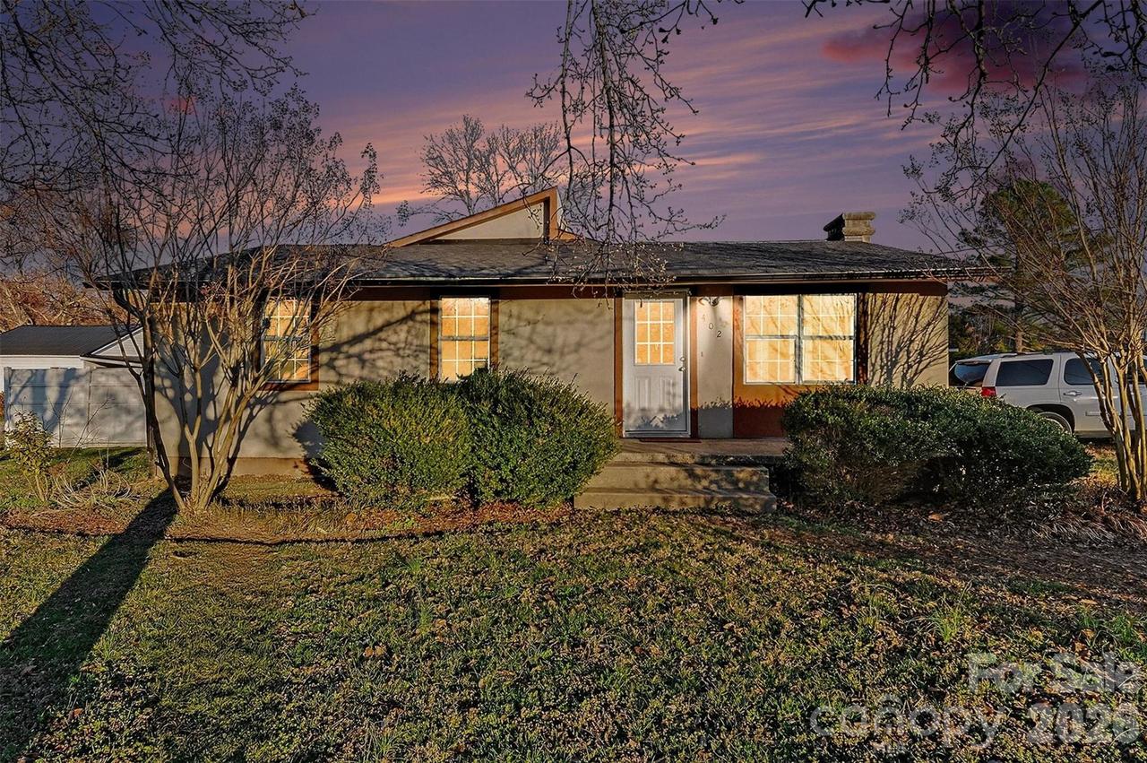 402 Shinnville Rd., Mooresville, NC 28115