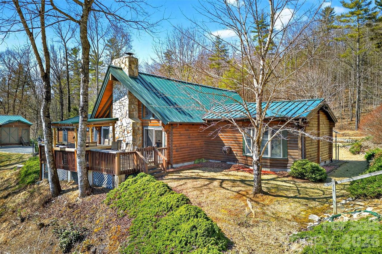 542 Allen Mountain Ln., Spruce Pine, NC 28777