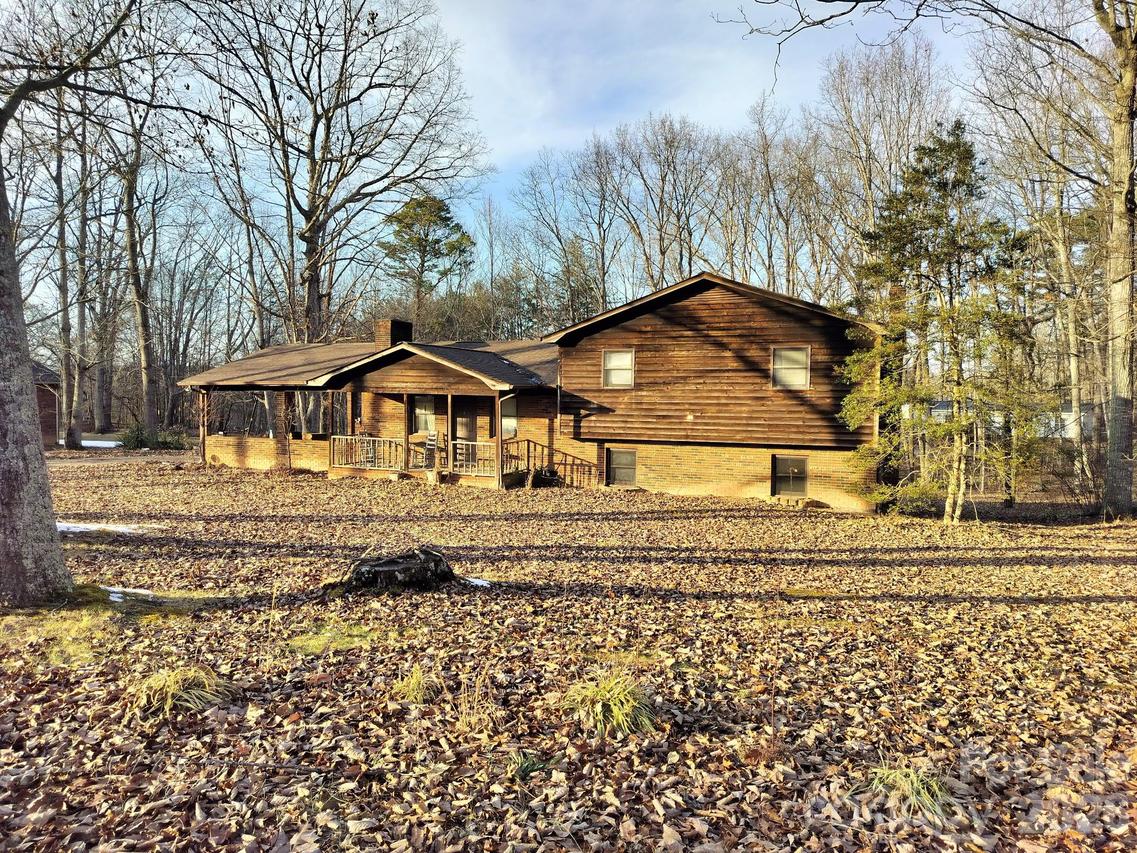 3968 Dover St., Claremont, NC 28610