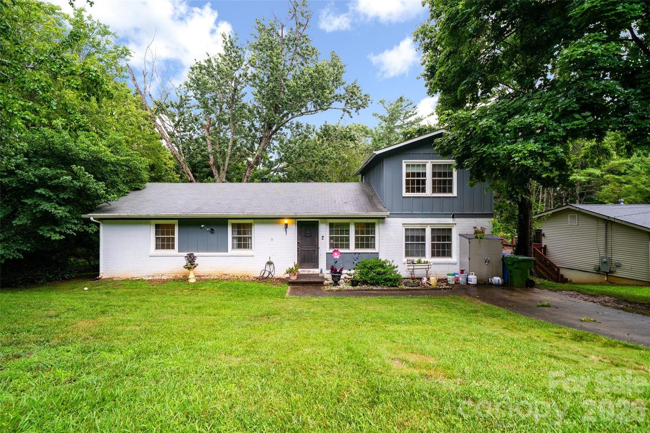 6 Hillview Cir., Asheville, NC 28805