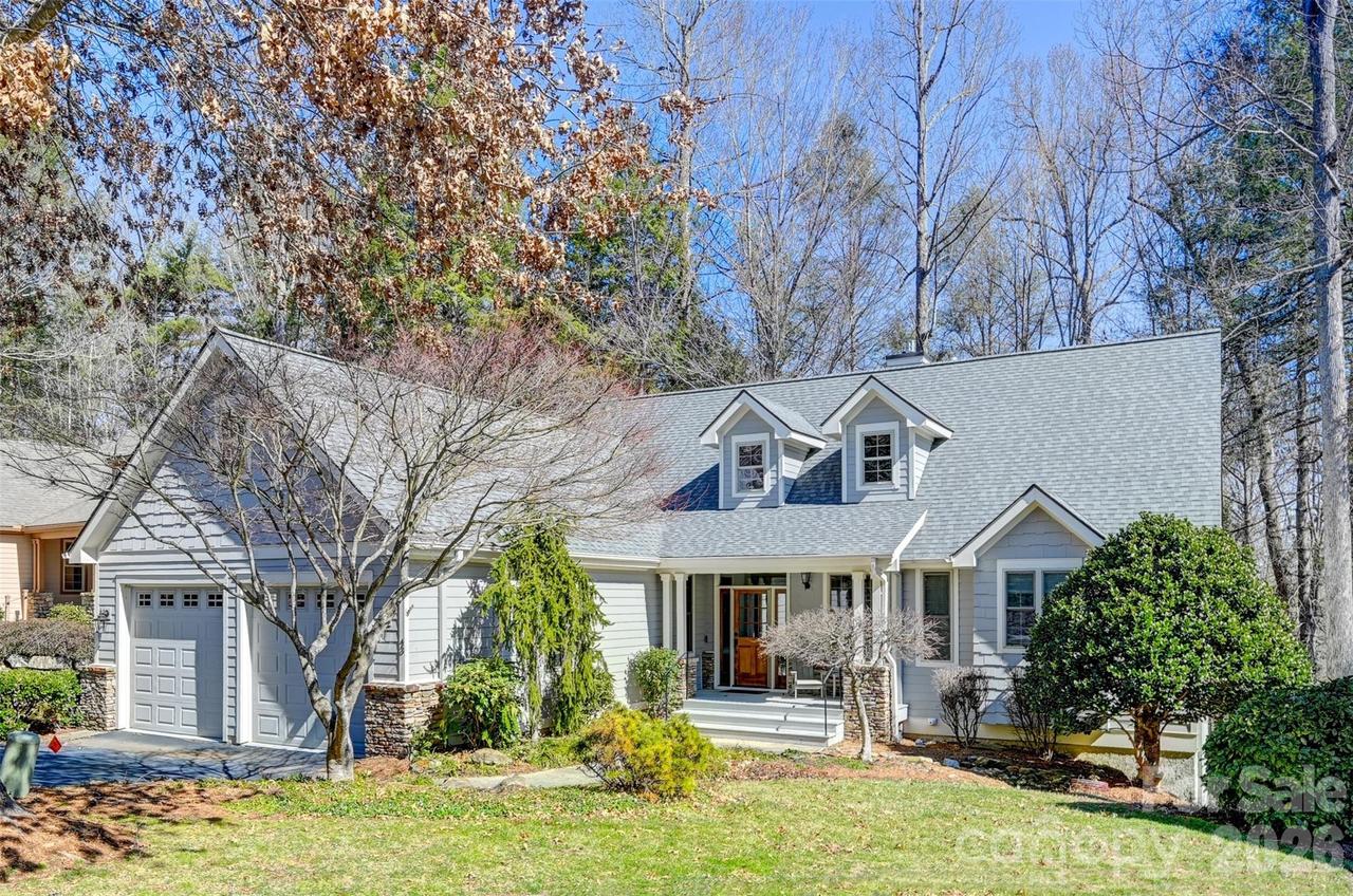 43 S Kuykendall Ct., Hendersonville, NC 28739