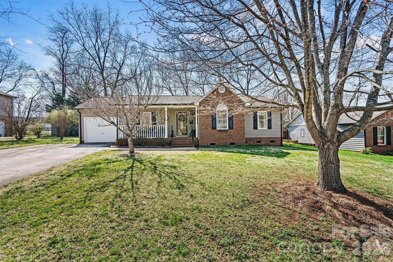 215 Towne Ct., Conover, NC 28613