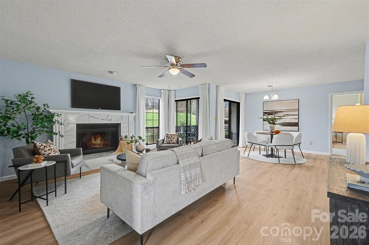 5866 Harris Grove Ln., Charlotte, NC 28212