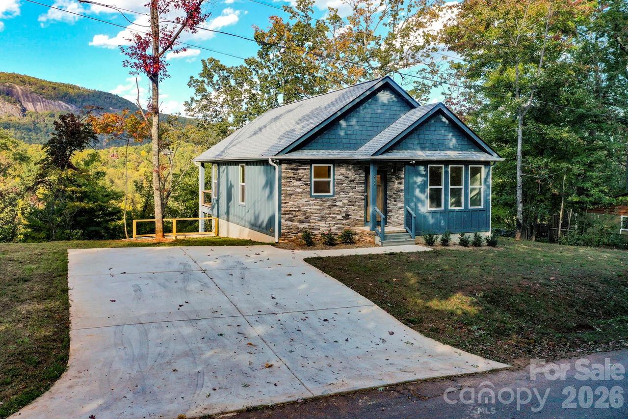 272 Seton Rd., Lake Lure, NC 28746
