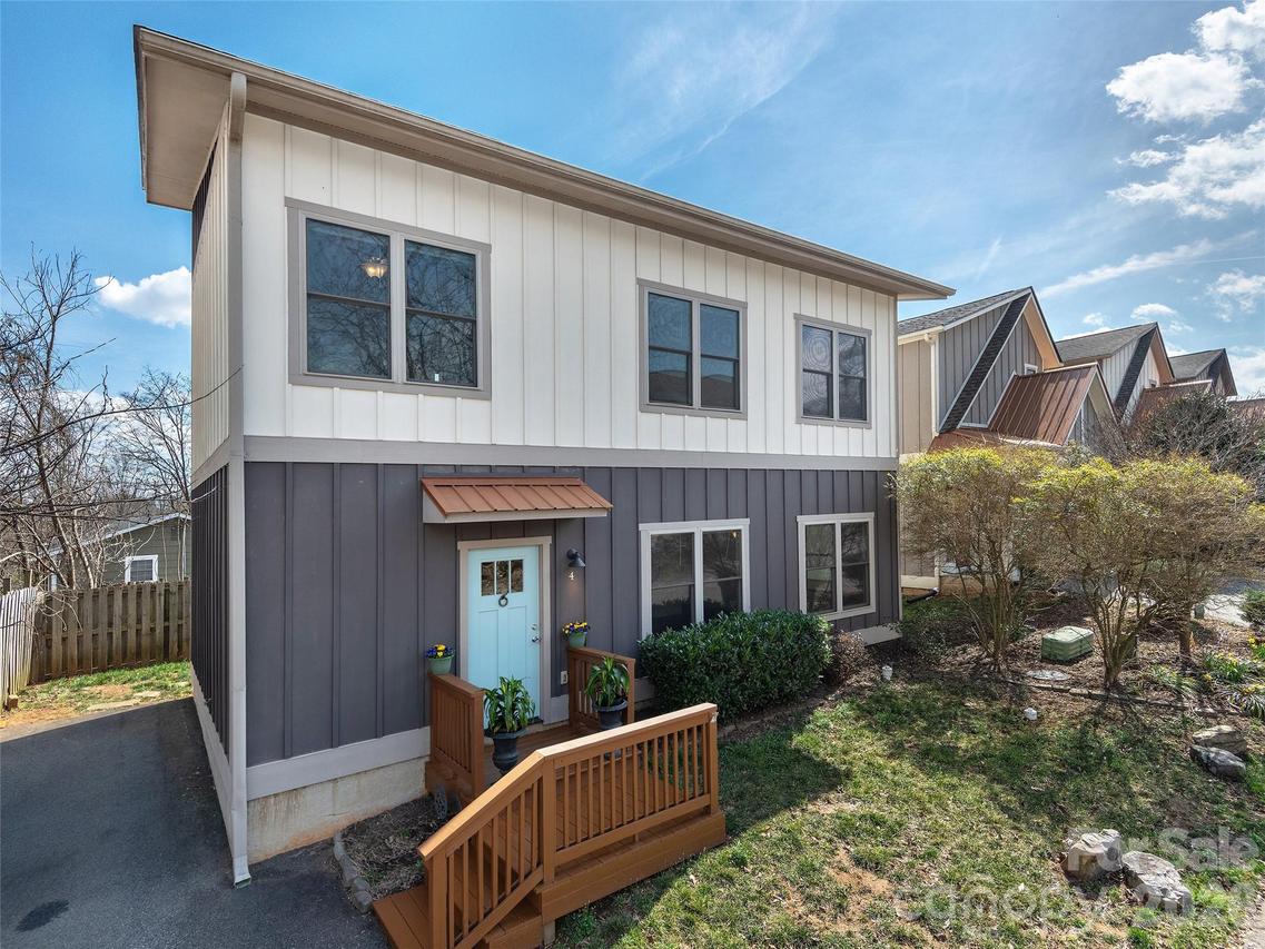 4 Grinnell St., Asheville, NC 28806