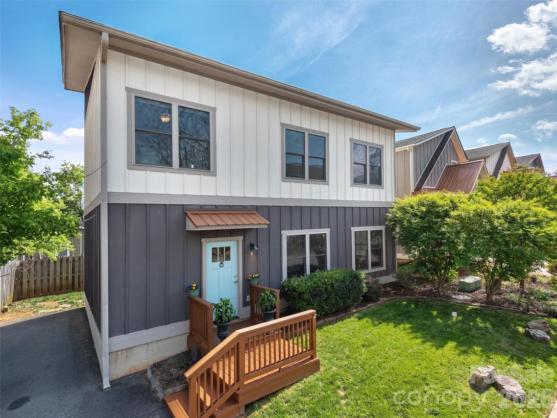 4 Grinnell St., Asheville, NC 28806