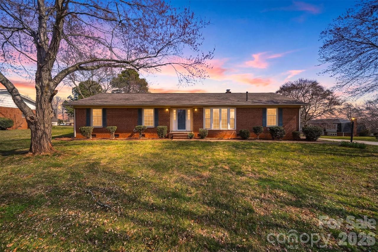 2010 Elizabeth Ave., Hickory, NC 28602