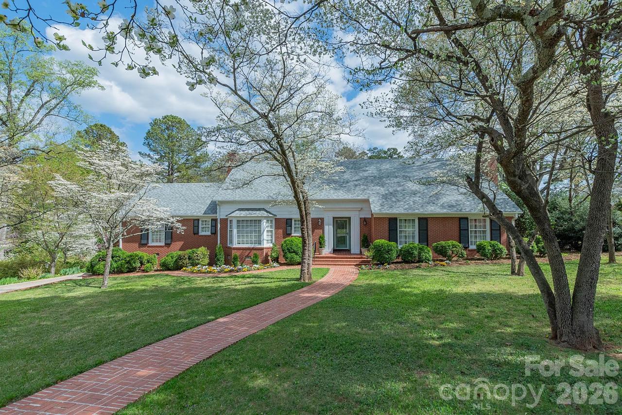 403 Weaver Dr., Lexington, NC 27292