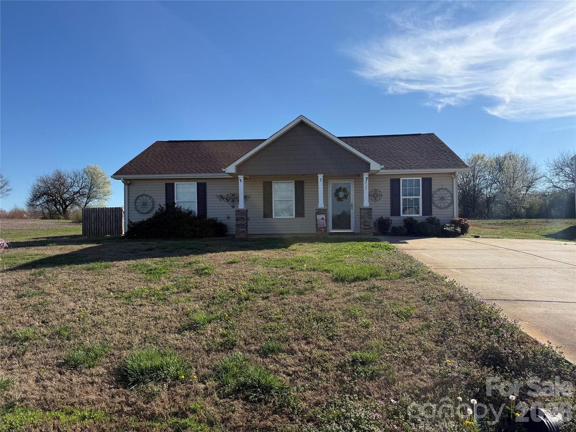 1033 Clineview Dr., Cherryville, NC 28021