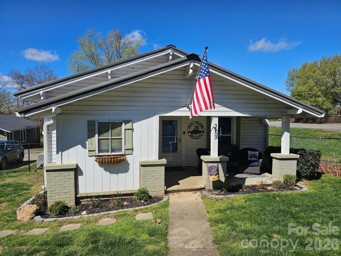 213 Colombo St., Valdese, NC 28690