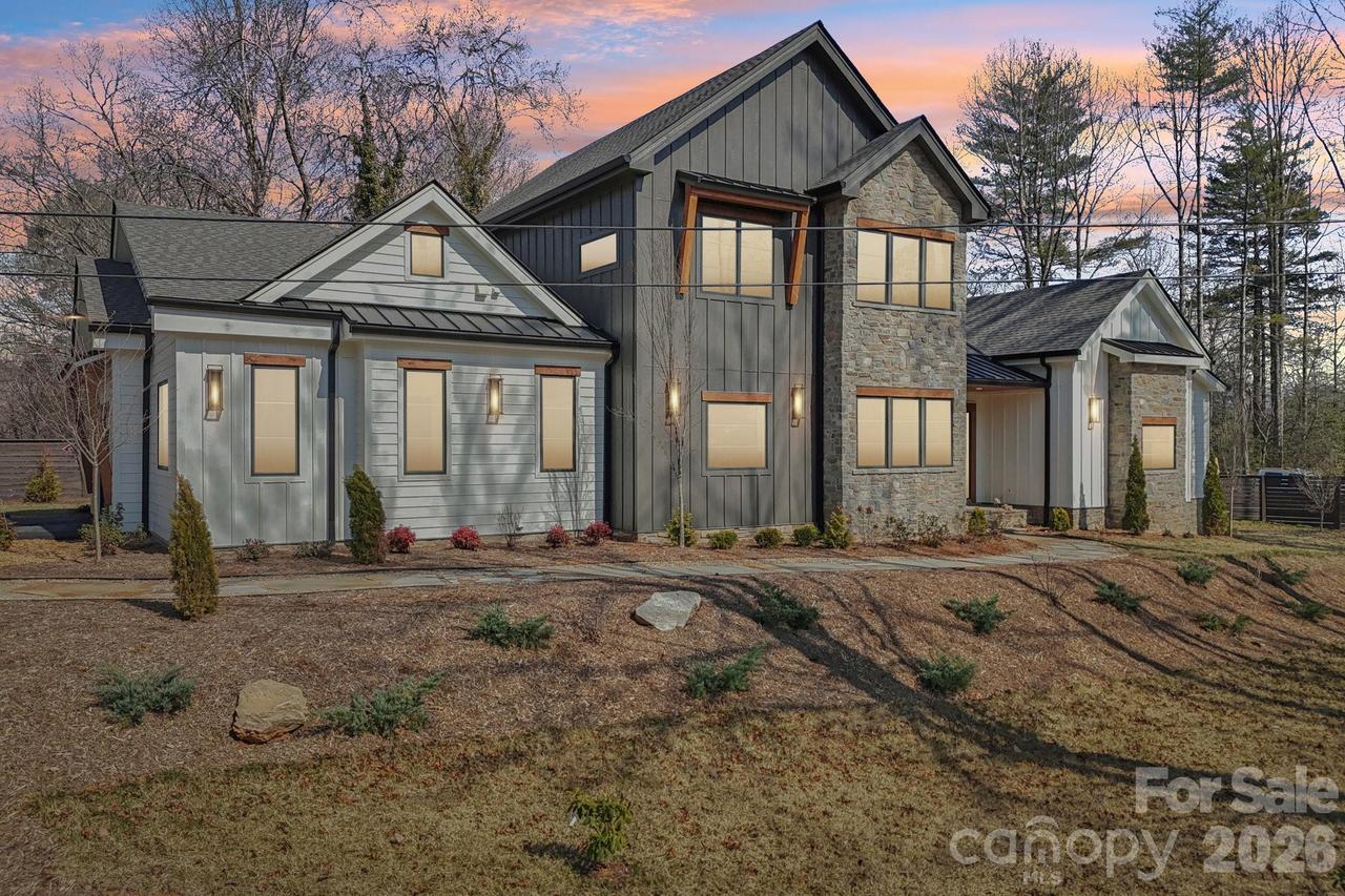 272 Glazener Rd., Brevard, NC 28712