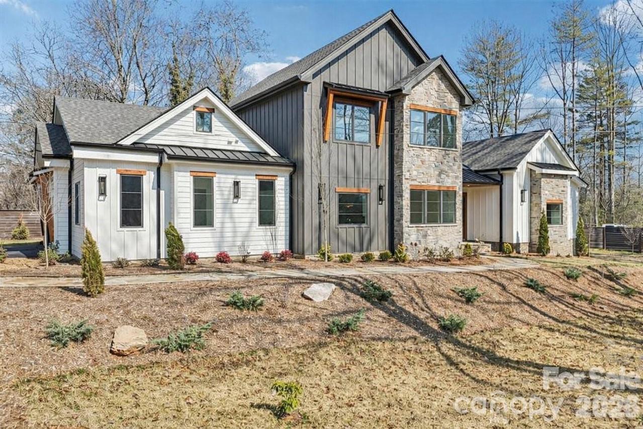 272 Glazener Rd., Brevard, NC 28712