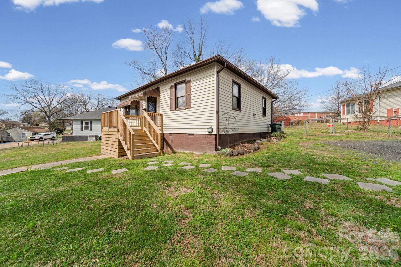 1866 Hilltop Cir., Gastonia, NC 28054