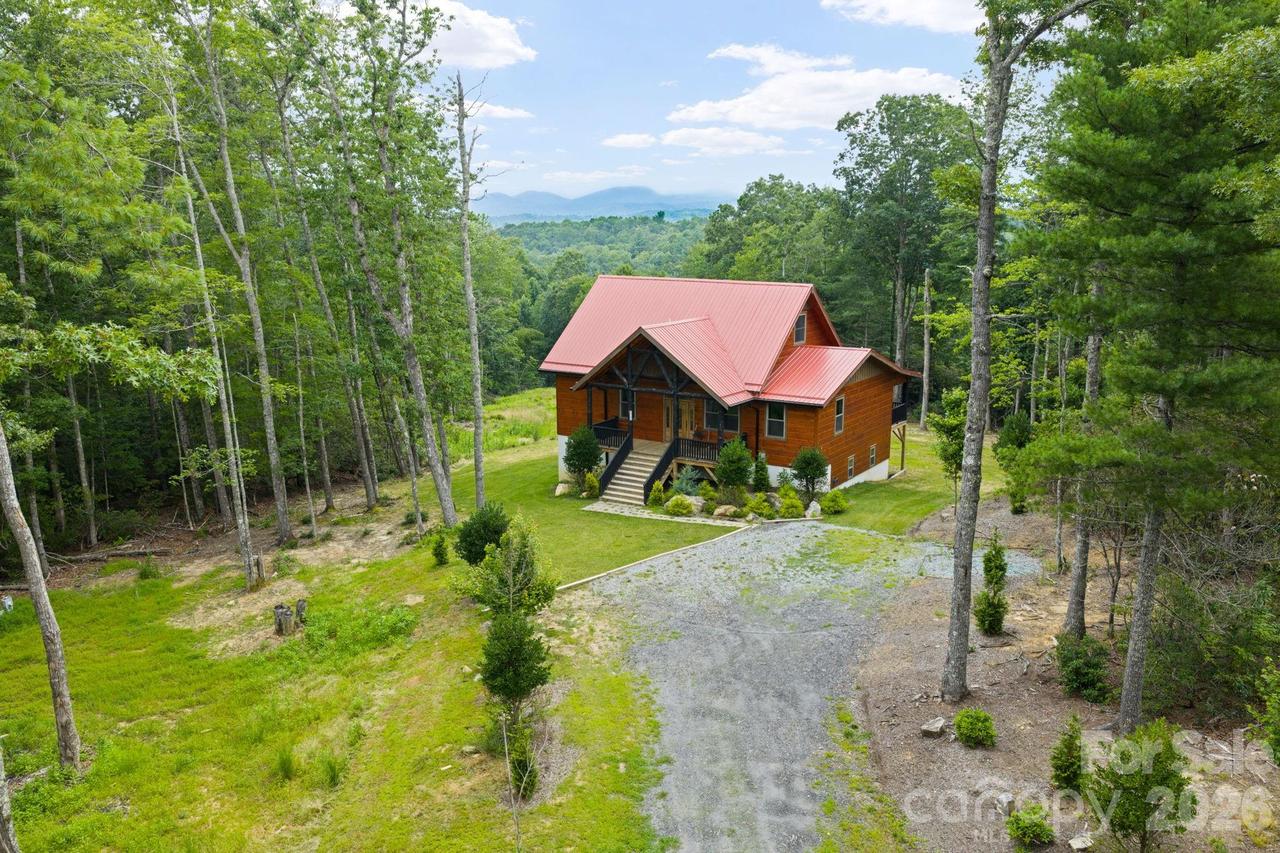 449 Hampton Ridge Rd., Fleetwood, NC 28626