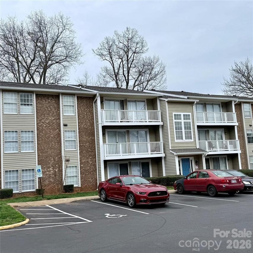 1649 Arlyn Cir. #K, Charlotte, NC 28213