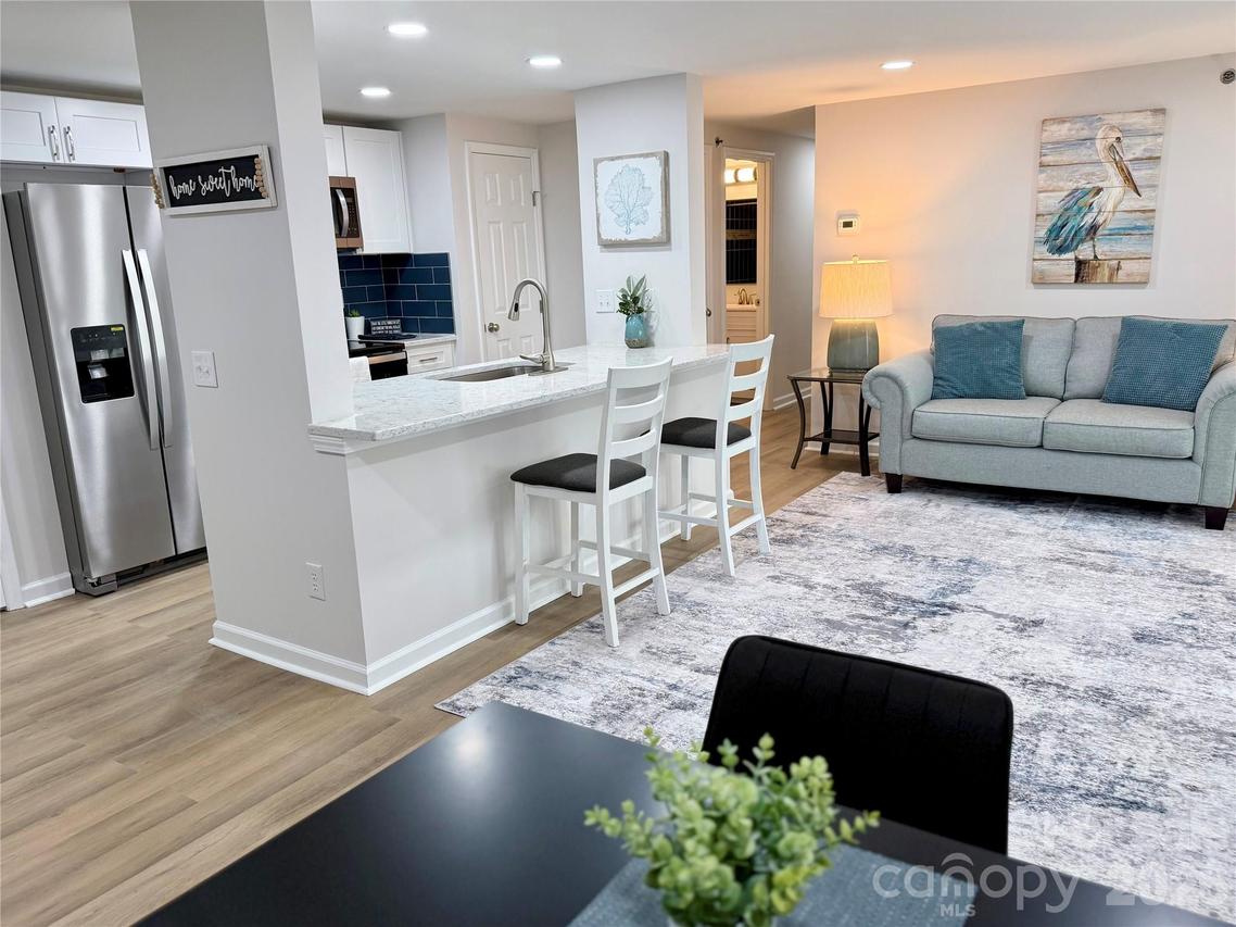 1649 Arlyn Cir. #K, Charlotte, NC 28213