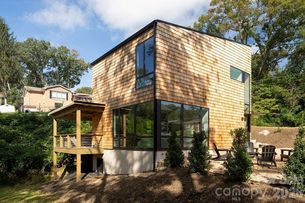 7 Haith Dr., Asheville, NC 28801