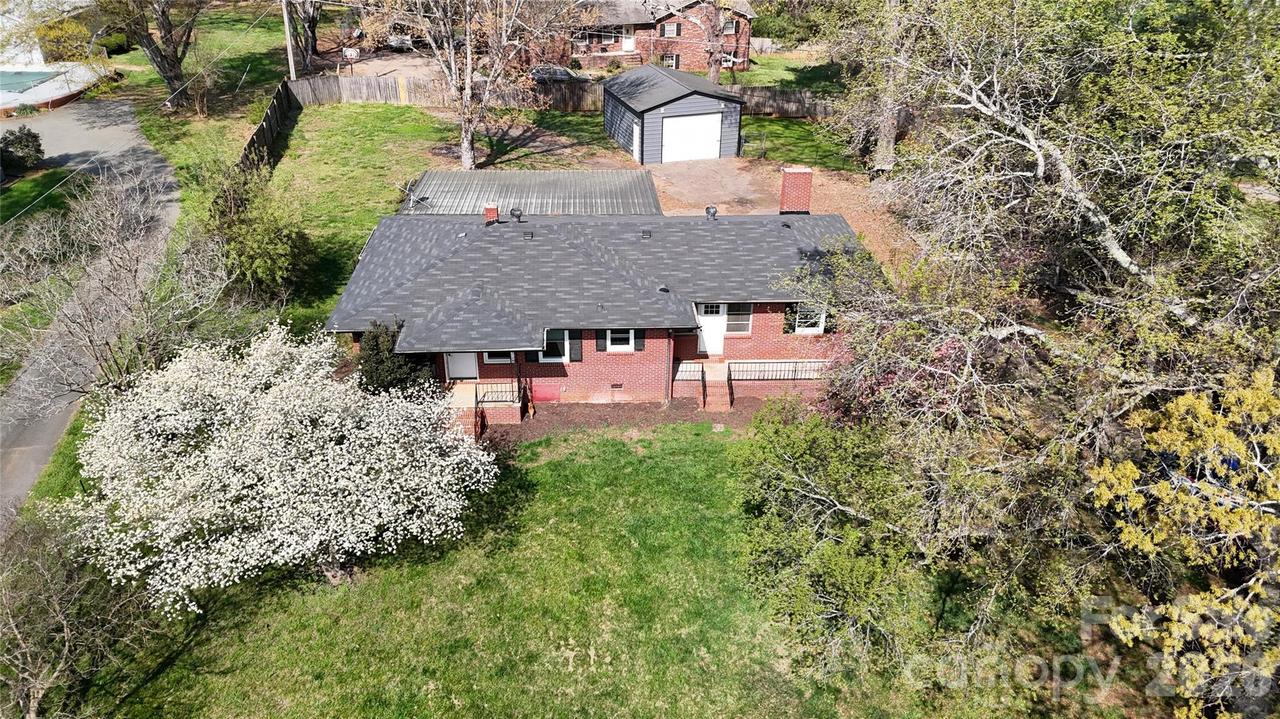 2988 Laboratory Rd., Lincolnton, NC 28092