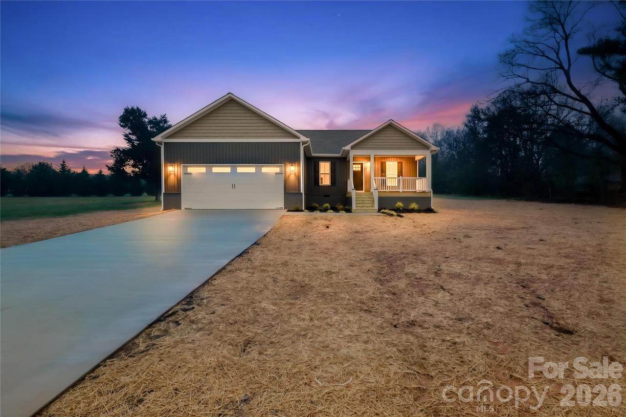 242 Bradley Farm Rd., Statesville, NC 28625