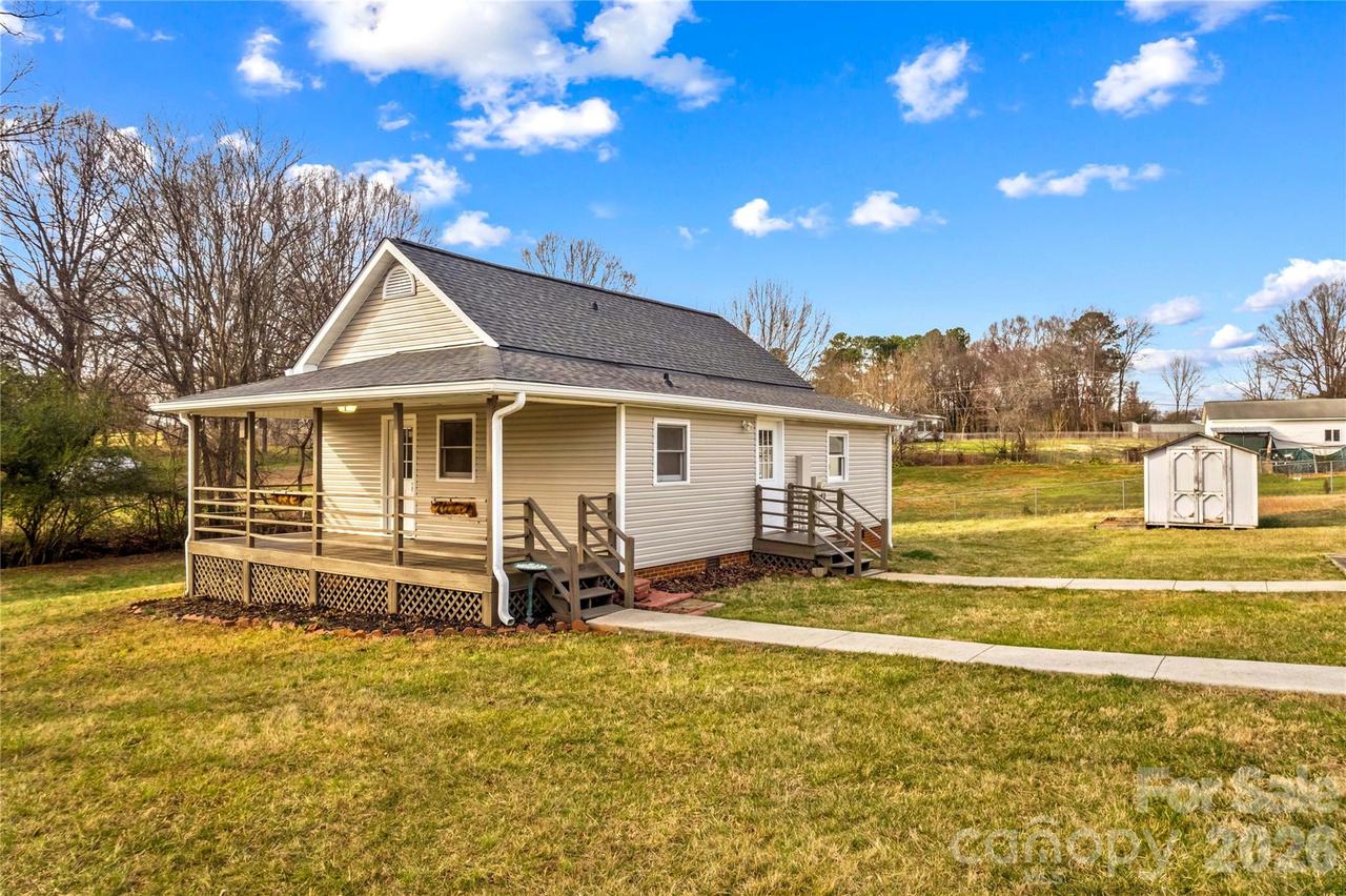 126 W Thomas St., Troutman, NC 28166