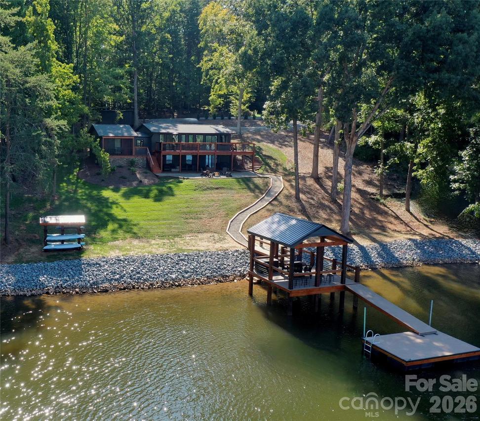 128 Wickford Ln., Mooresville, NC 28117