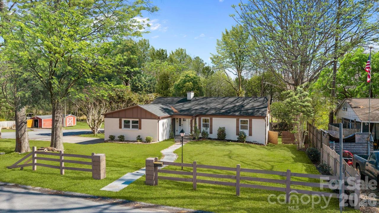 1722 Hartford Dr., Gastonia, NC 28052