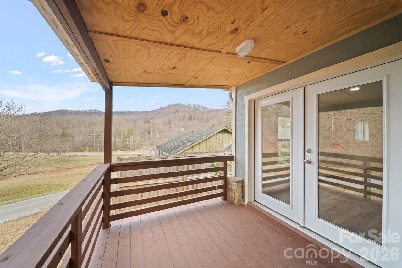 86 Chestnut Hill Rd., Gerton, NC 28735