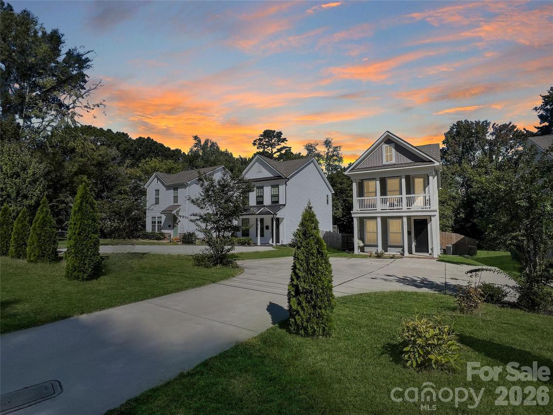 2817 Shamrock Dr., Charlotte, NC 28205