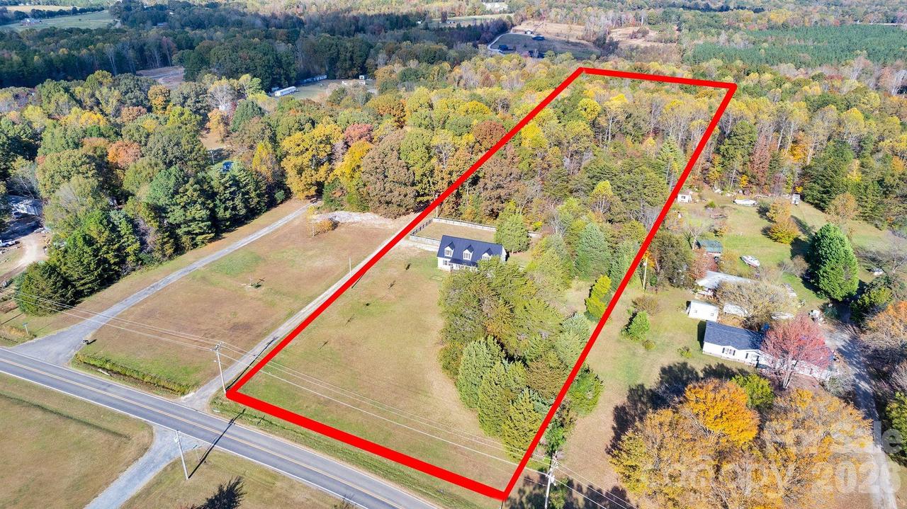 513 Weathers Creek Rd., Troutman, NC 28166