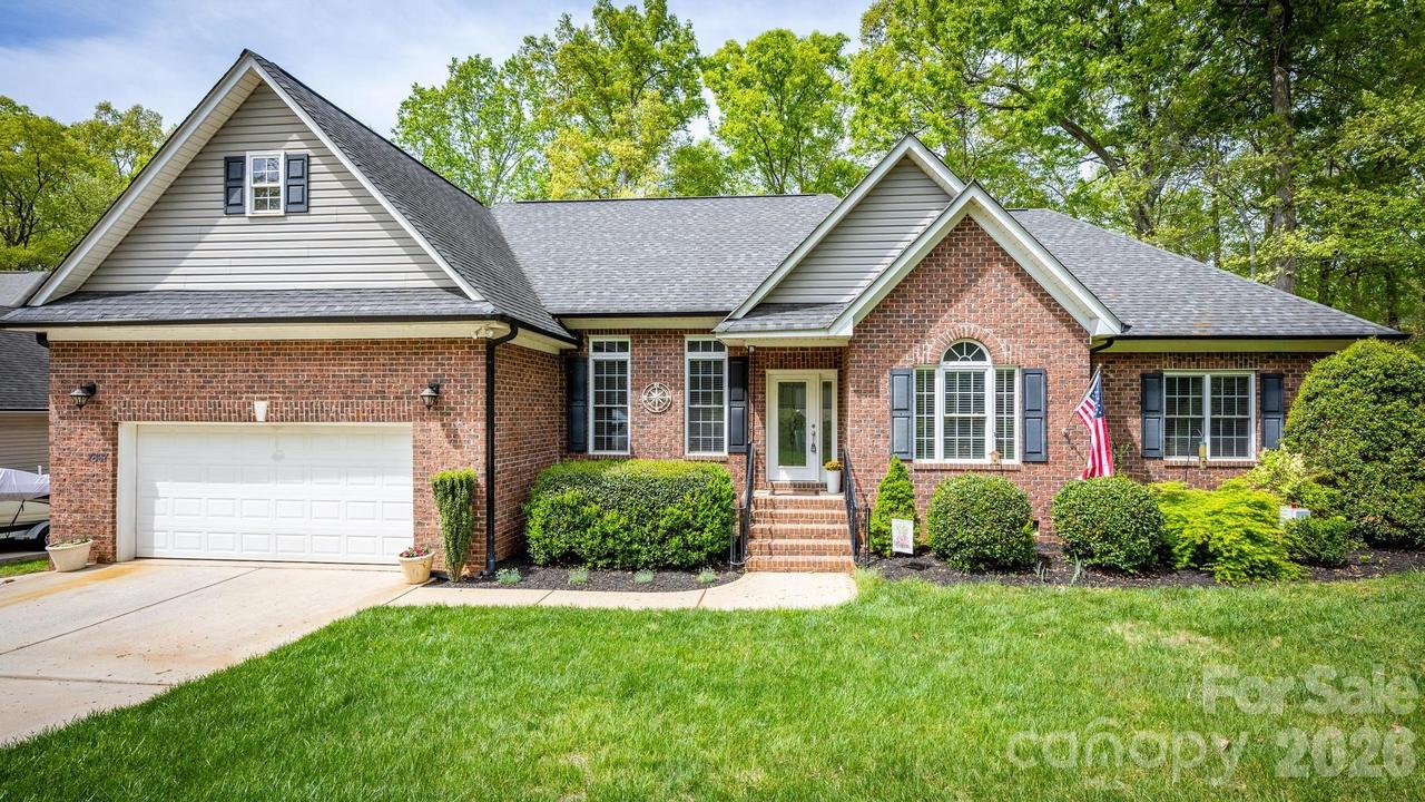 7867 Golf Course Dr., Denver, NC 28037