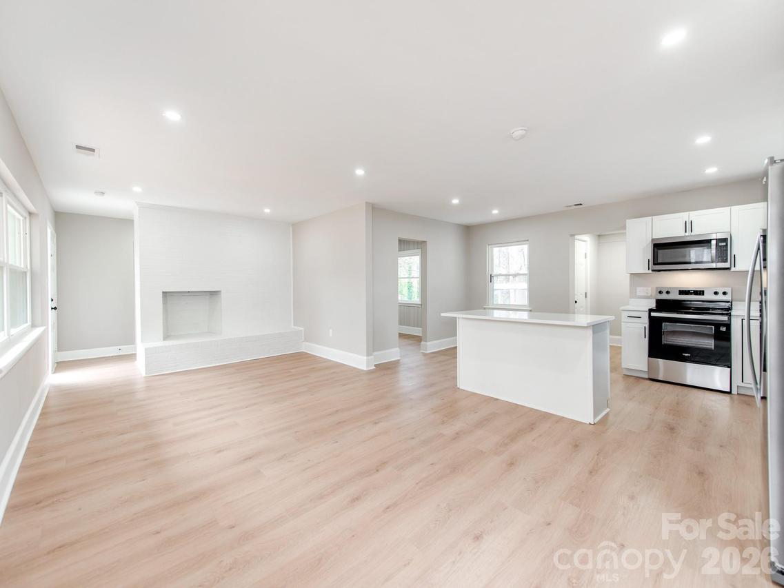 2025 Birchcrest Dr., Charlotte, NC 28205