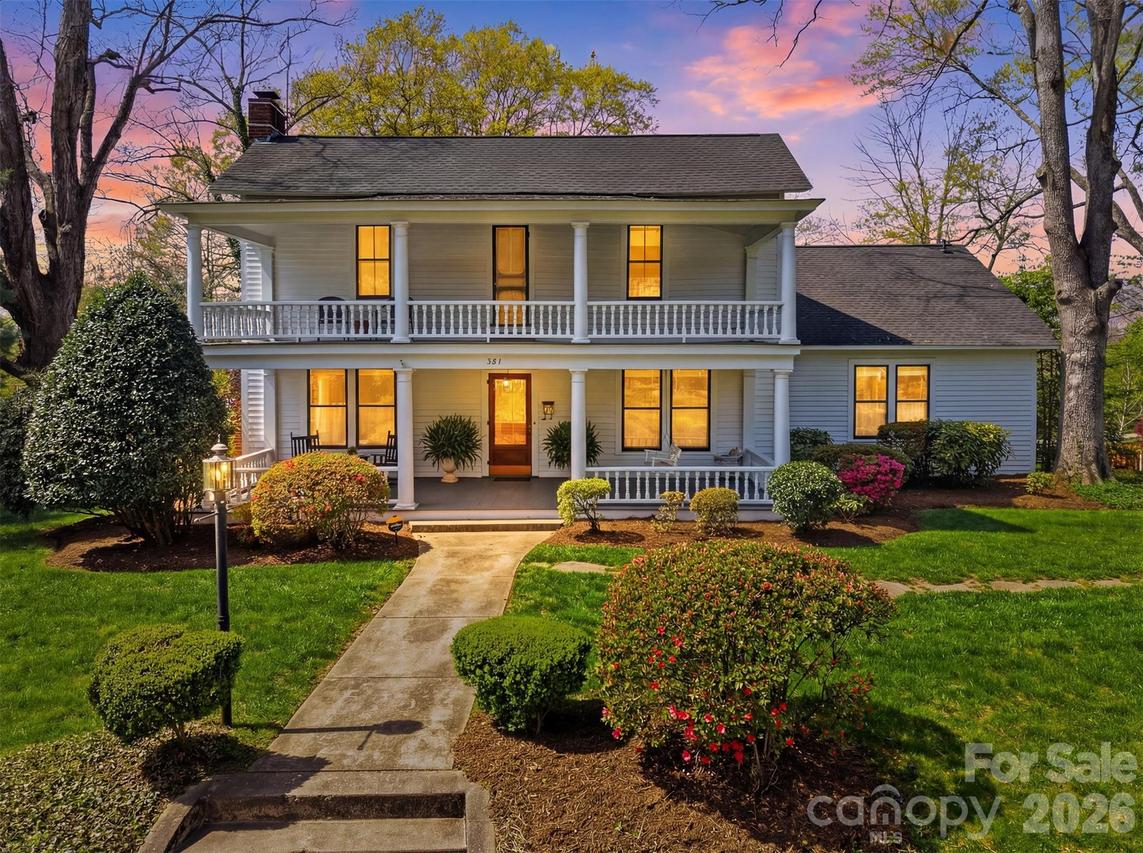 321 9th St., Hickory, NC 28601