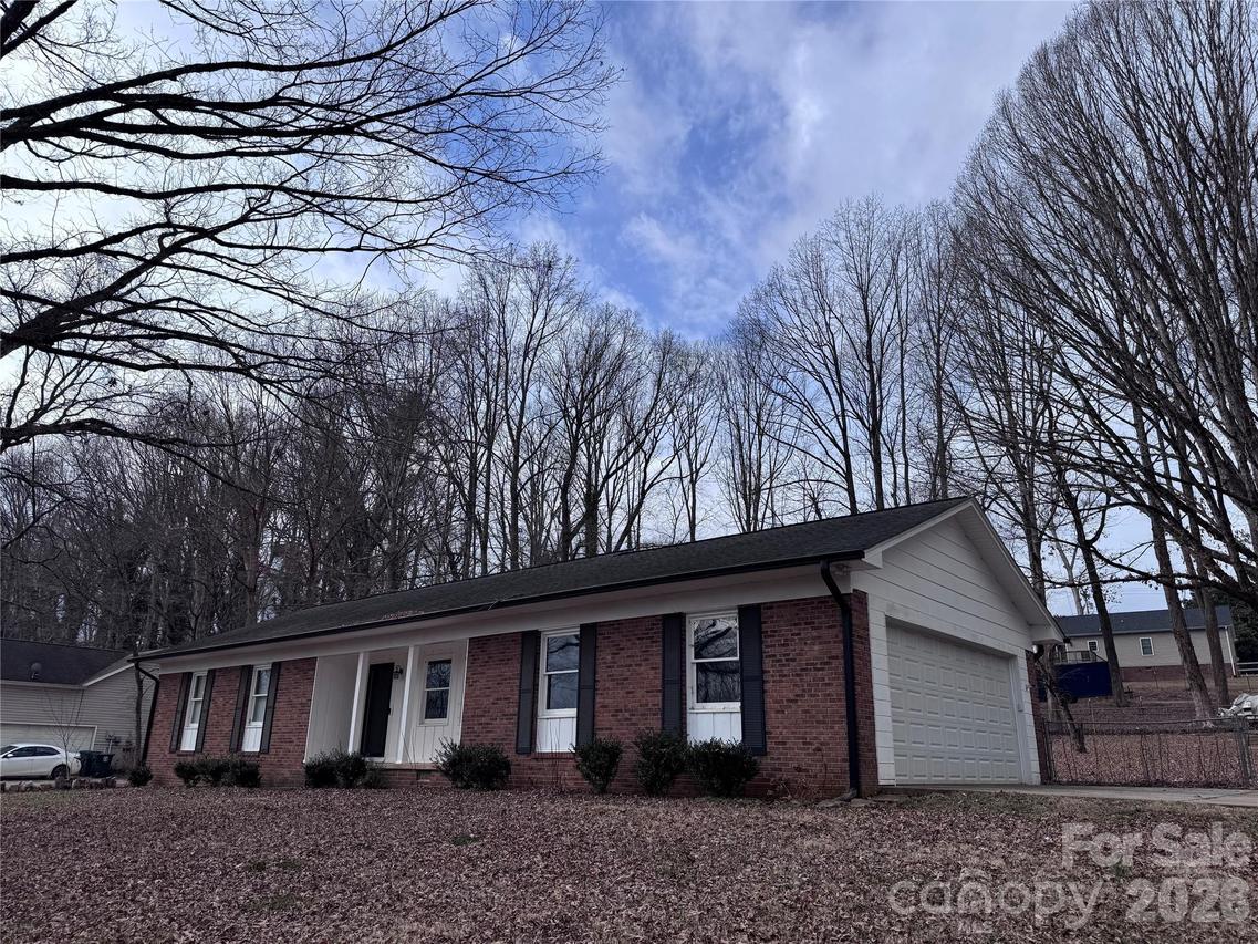 1511 Old Carriage Dr., Newton, NC 28658