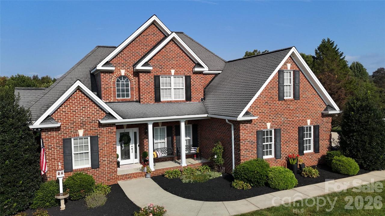 2400 Carriage Ln., Lincolnton, NC 28092